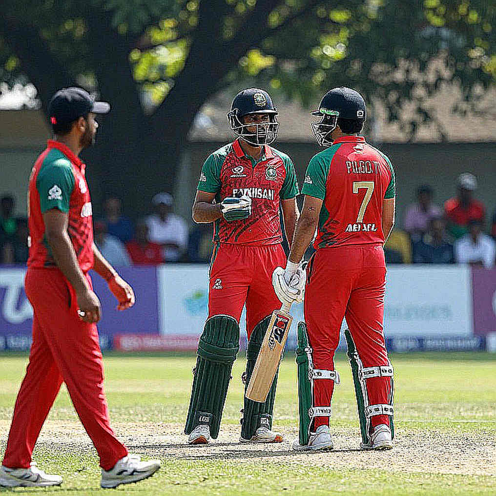ক্রিকেটের হাফ-স্পেস: এশিয়ার কন্ডিশনে মিডল-ওভারের লিভারেজ জ্যামিতি ও শিশির-ঘড়ির হিসাব