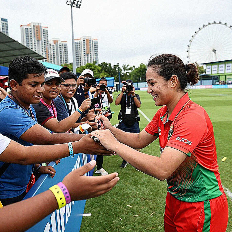 রেকর্ড নিলাম, অদৃশ্য খাতা: এশিয়ার ক্রিকেট-শ্রমবাজারে ঝুঁকিটা কে বহন করে