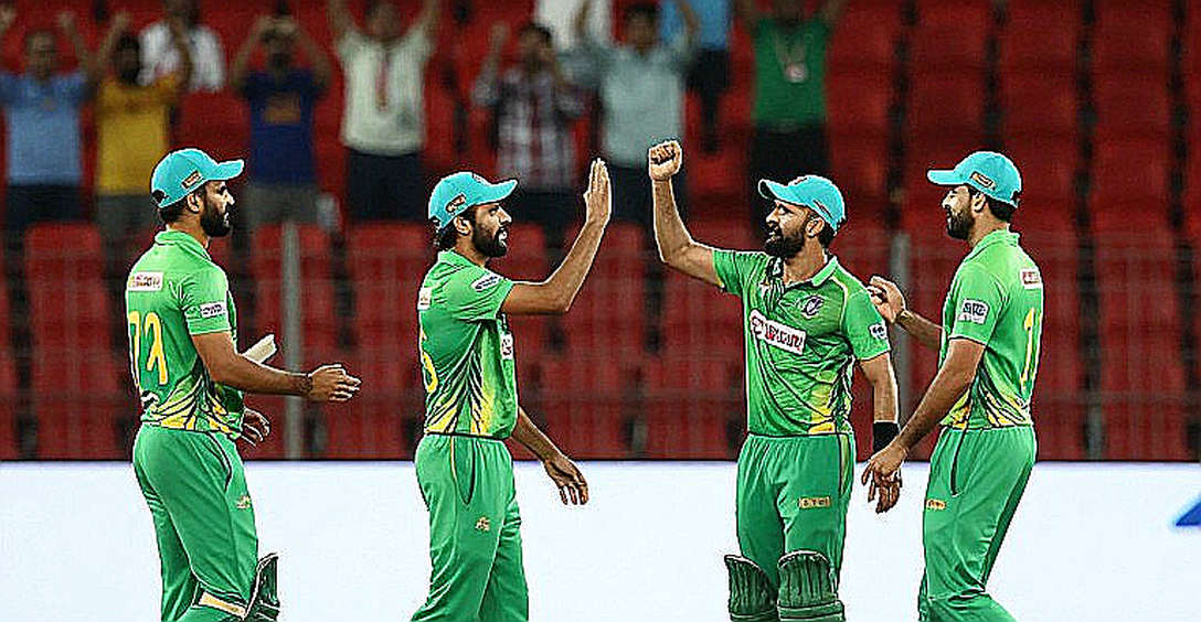 নিলামের আলো, ঘরোয়া ক্রিকেটের অন্ধকার খাতা: এশিয়ার ফ্র্যাঞ্চাইজি অর্থনীতির ভেতর-বাহির নিলামের আলো, ঘরোয়া ক্রিকেটের অন্ধকার খাতা: এশিয়ার ফ্র্যাঞ্চাইজি অর্থনীতির ভেতর-বাহির